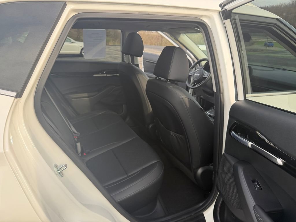 Used 2023 Kia Seltos EX image 27
