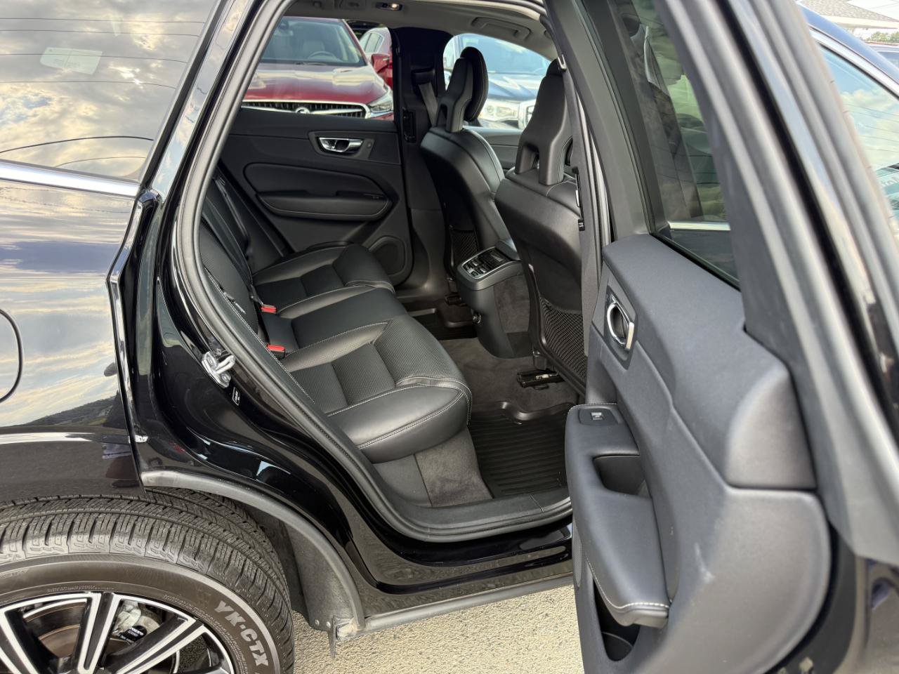 Used 2018 Volvo XC60 T5 Inscription w/ Luxury Seat Package AWD/4WD image 12