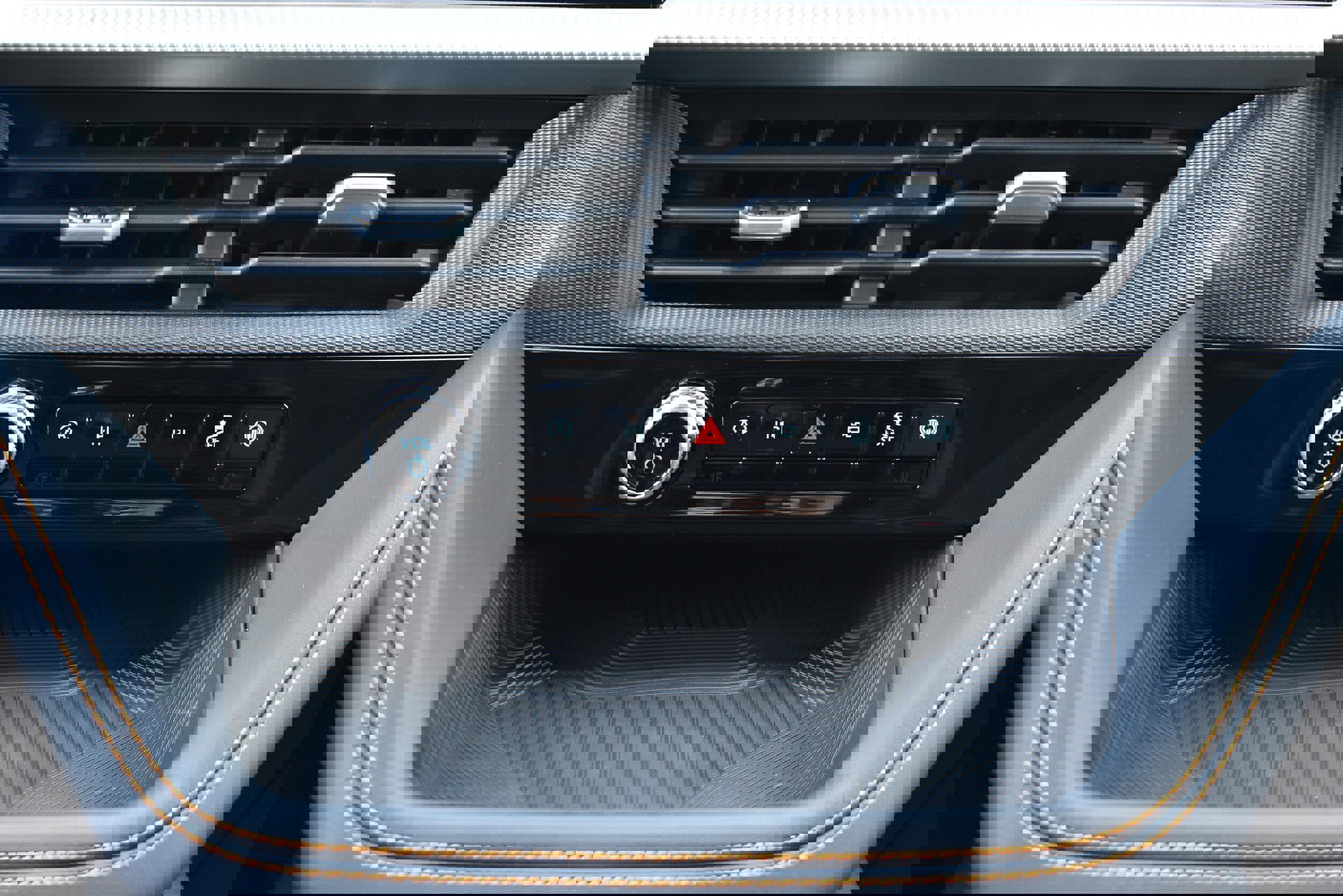 New 2026 Ford Explorer Tremor w/ Tremor Convenience Package image 24