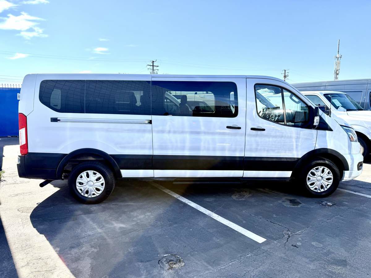 Used 2023 Ford Transit 350 XLT image 2