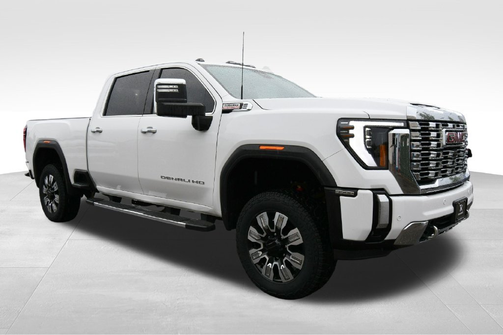 Used 2024 GMC Sierra 3500 Denali w/ Technology Package AWD/4WD image 11