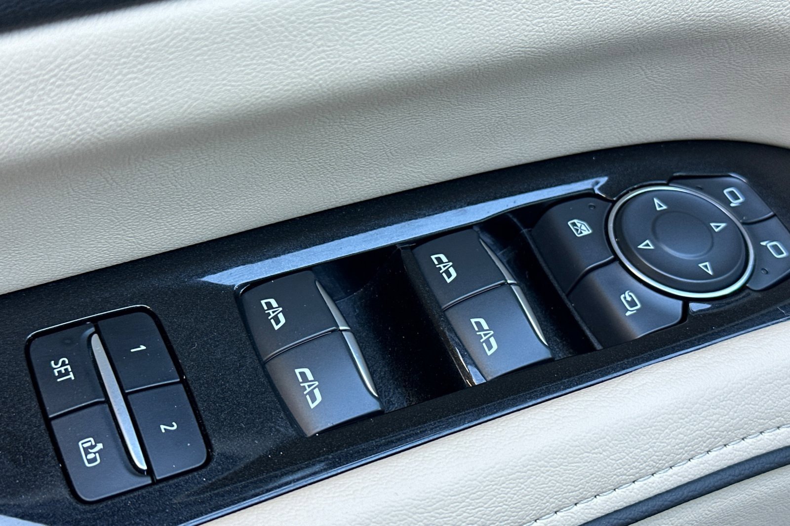 Certified 2024 Cadillac Escalade Premium Luxury image 11