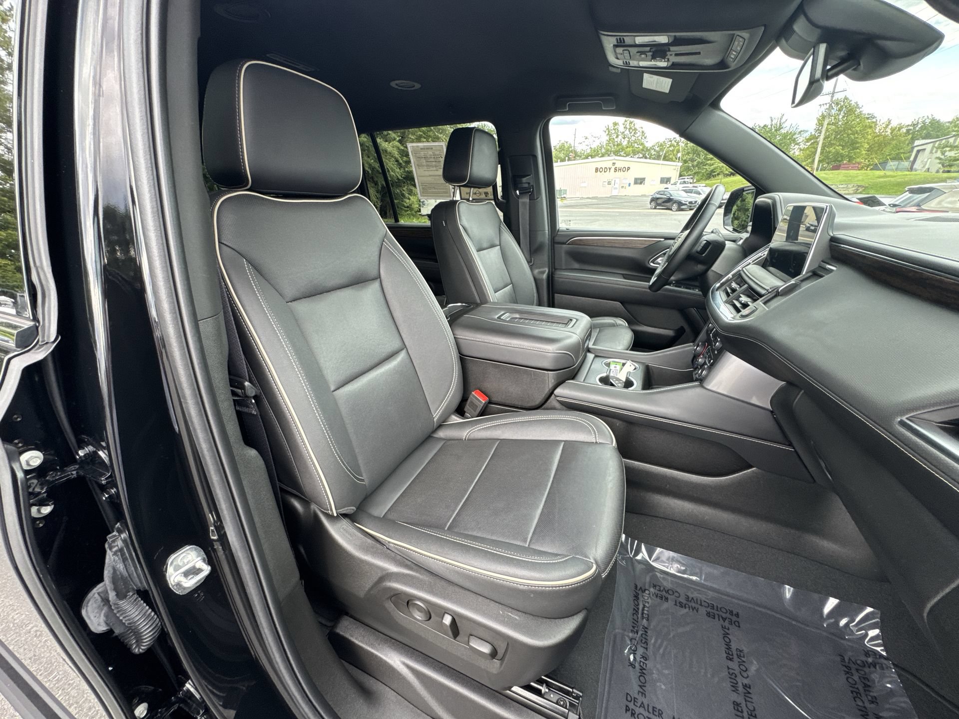 Certified 2024 Chevrolet Suburban Premier AWD/4WD image 25