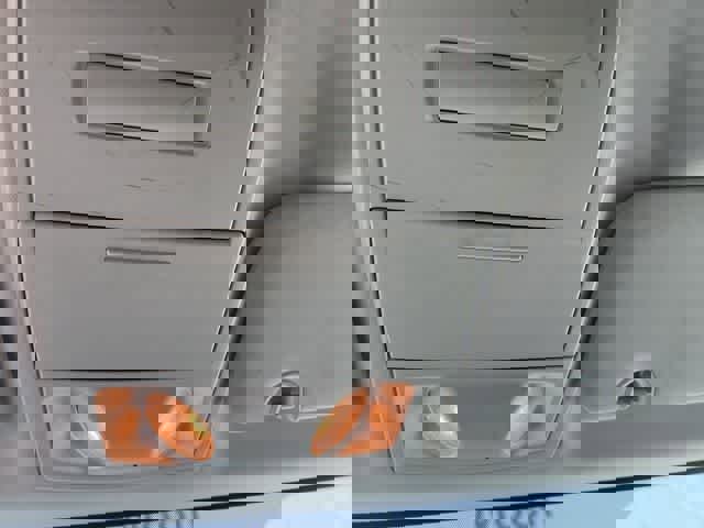 Used 2013 Volkswagen Routan S image 17