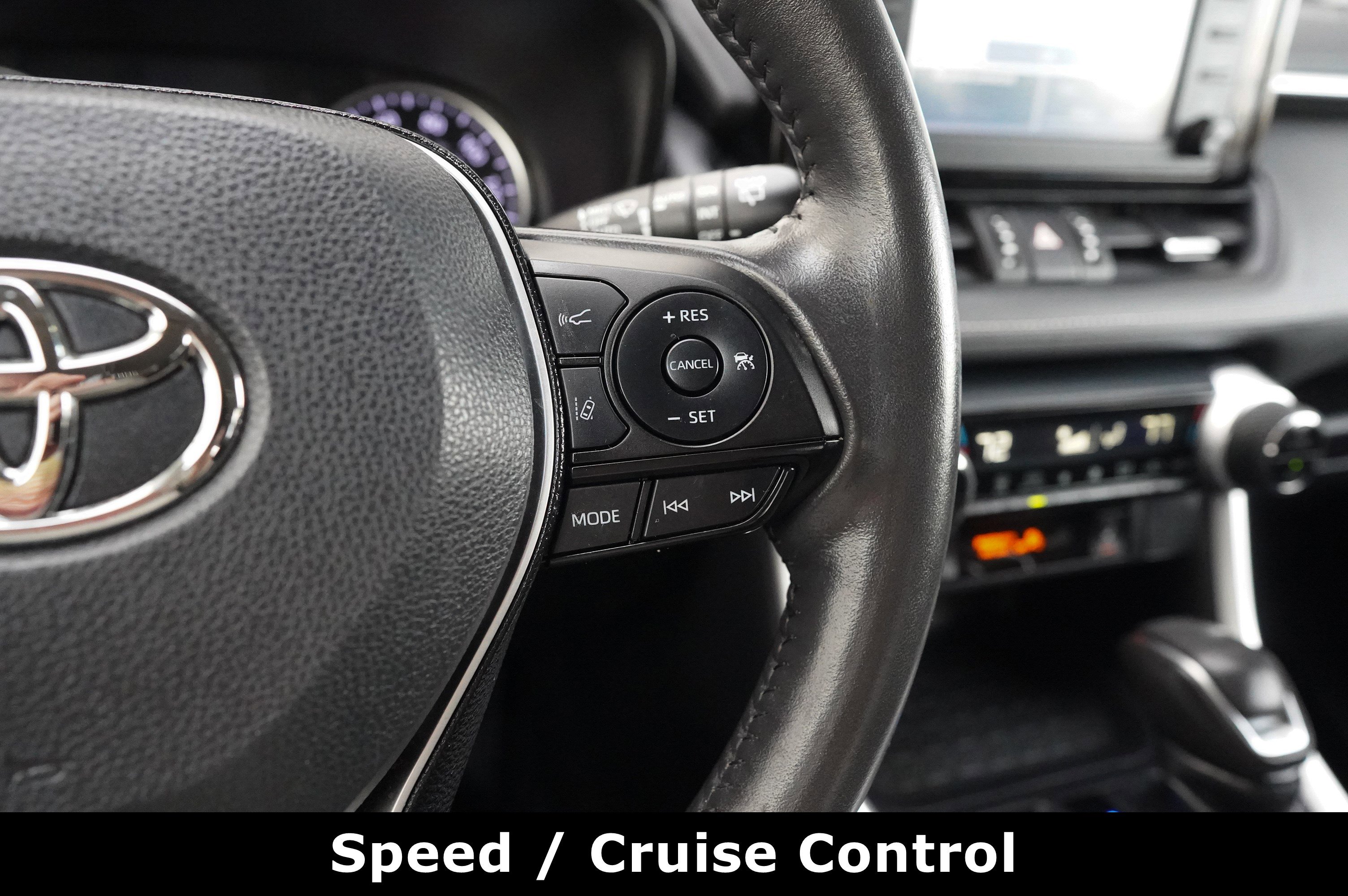 Used 2019 Toyota RAV4 XLE Premium image 24