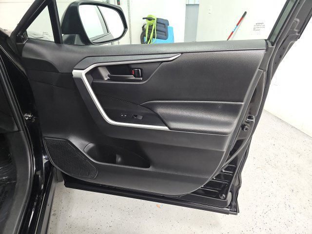 Certified 2025 Toyota RAV4 LE AWD/4WD image 35