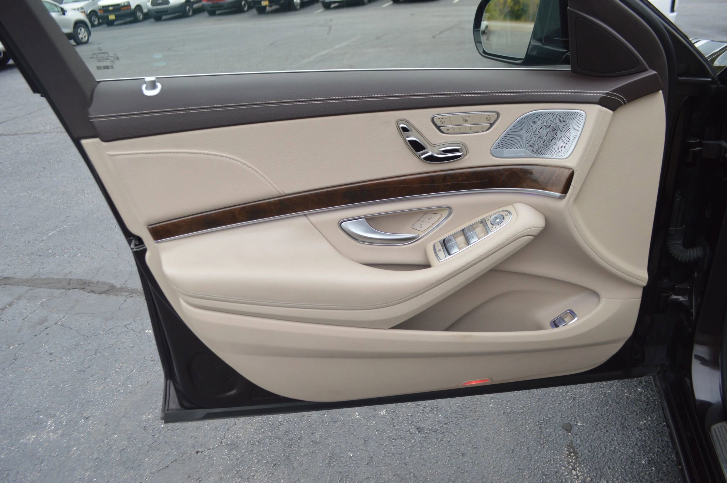 Used 2015 Mercedes-Benz S 550 4MATIC Sedan w/ Premium 1 Package image 17