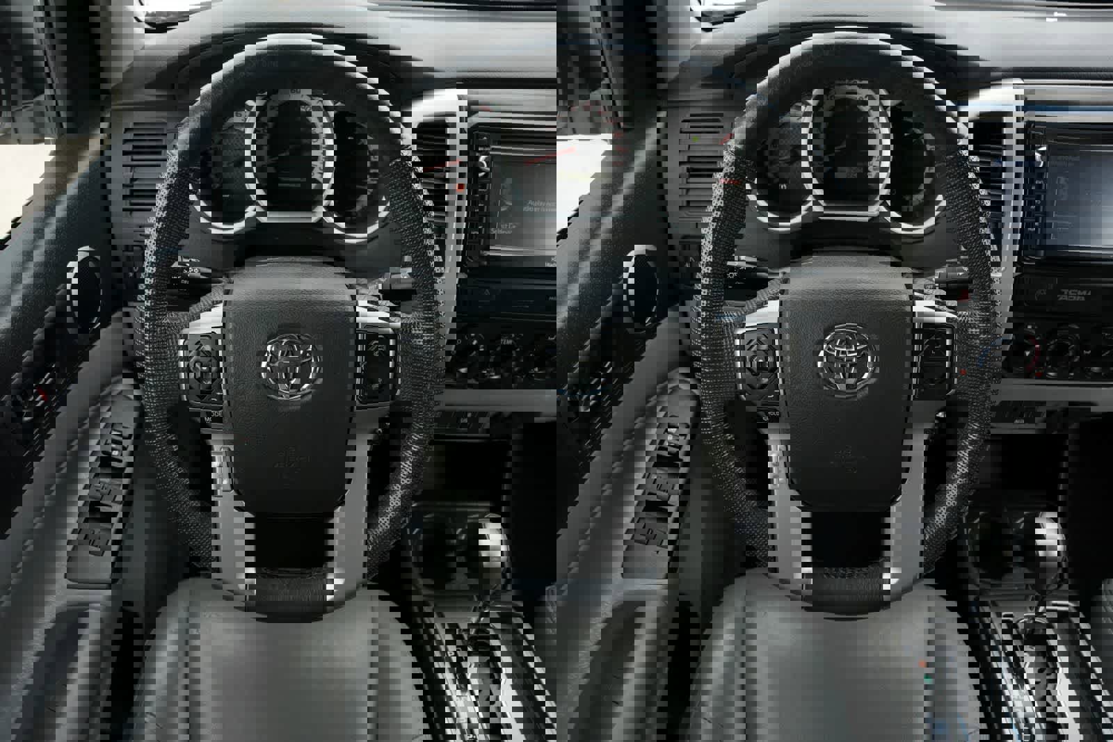 Used 2015 Toyota Tacoma PreRunner w/ SR5 Package RWD image 9