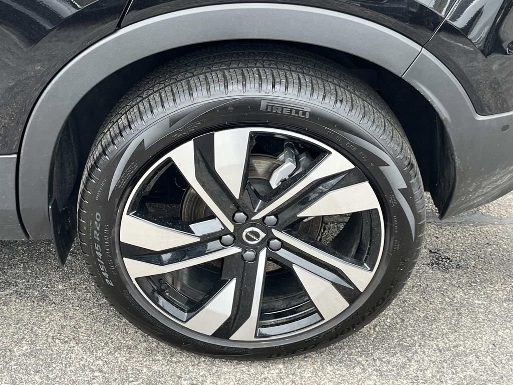 Used 2025 Volvo XC40 B5 Plus w/ Protection Package Premier image 11