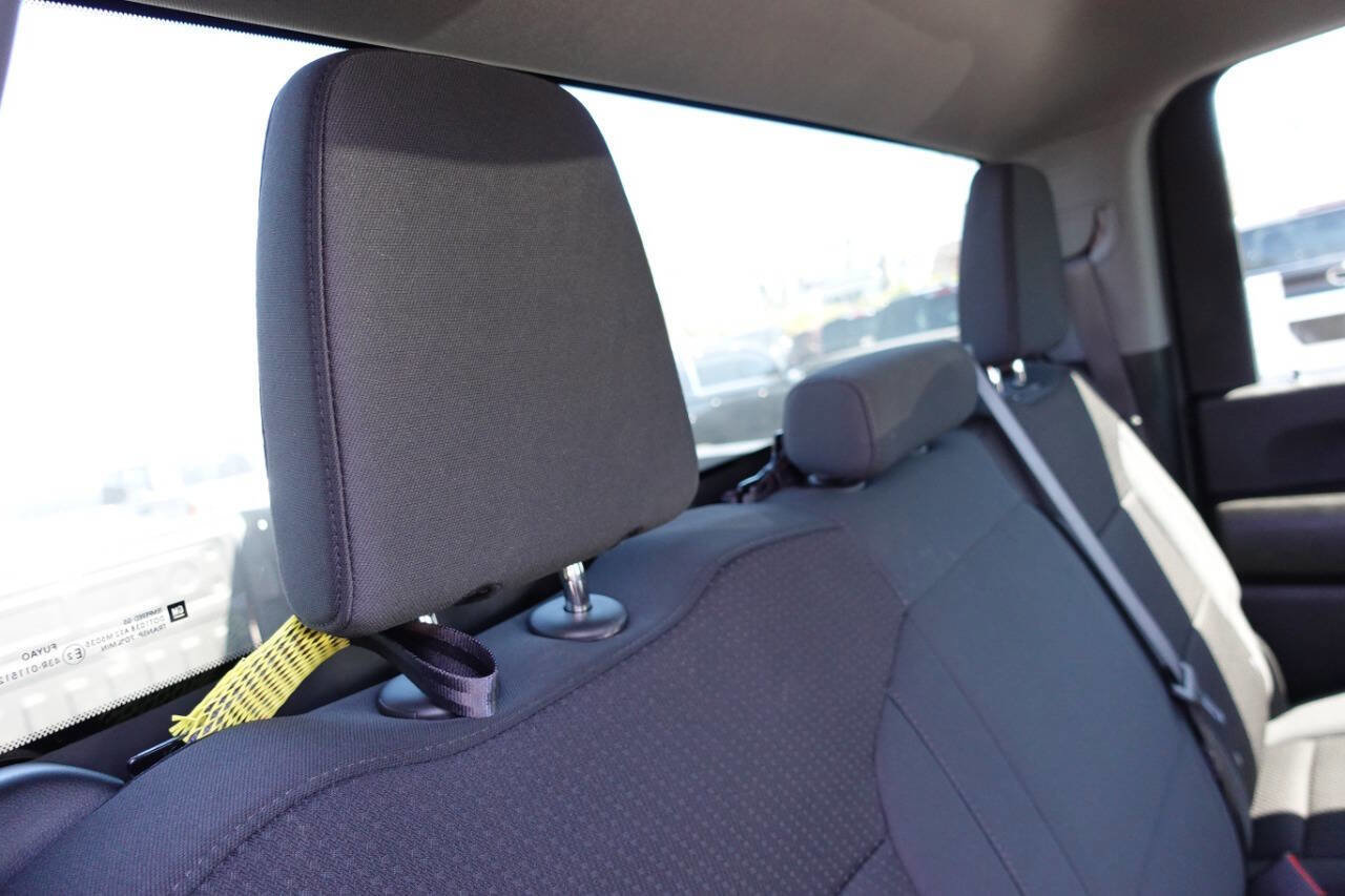 Used 2025 Chevrolet Silverado 2500 W/T AWD/4WD image 33