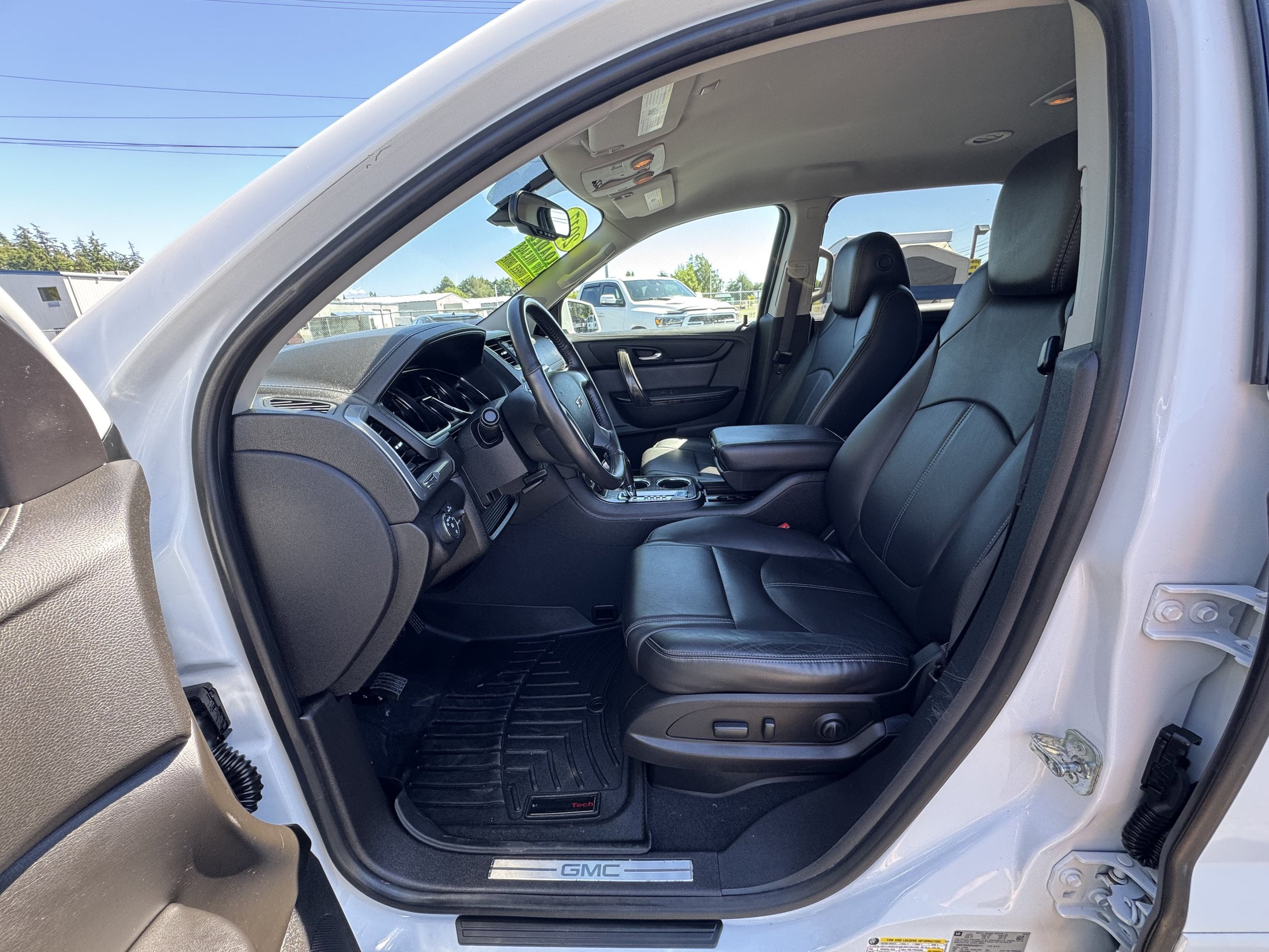 Used 2017 GMC Acadia Limited SLT AWD/4WD image 9