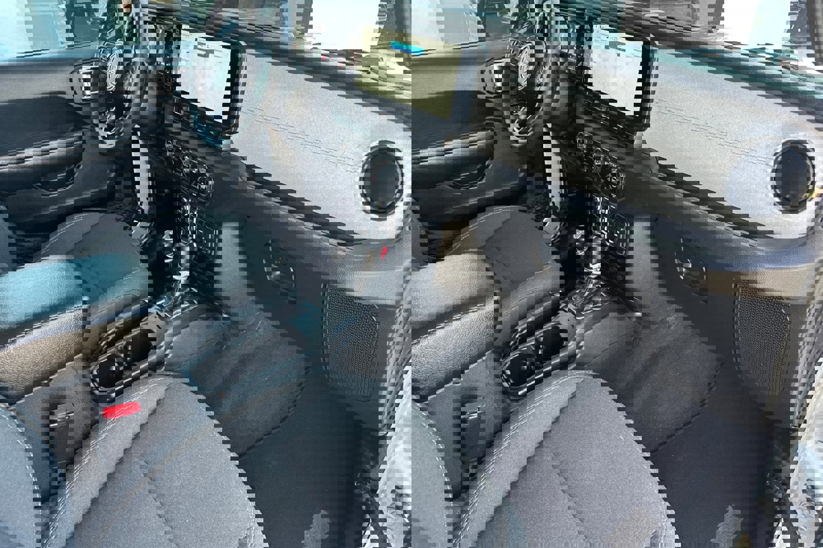 Used 2024 Jeep Wrangler Sport S image 15