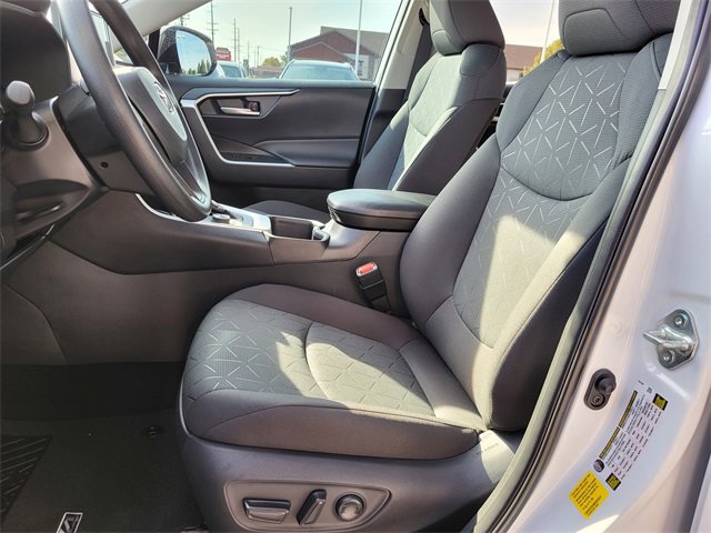 Used 2025 Toyota RAV4 XLE image 4