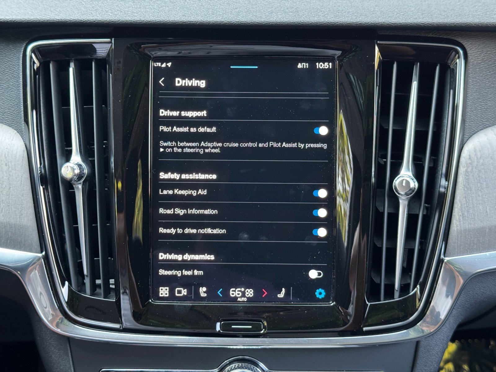 Used 2023 Volvo S90 B6 Plus w/ Protection Package Premier image 25