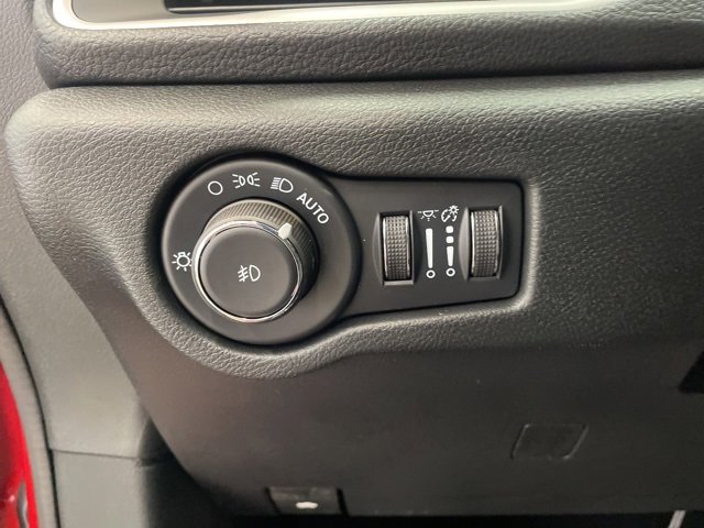 New 2026 Chrysler Pacifica Select image 12