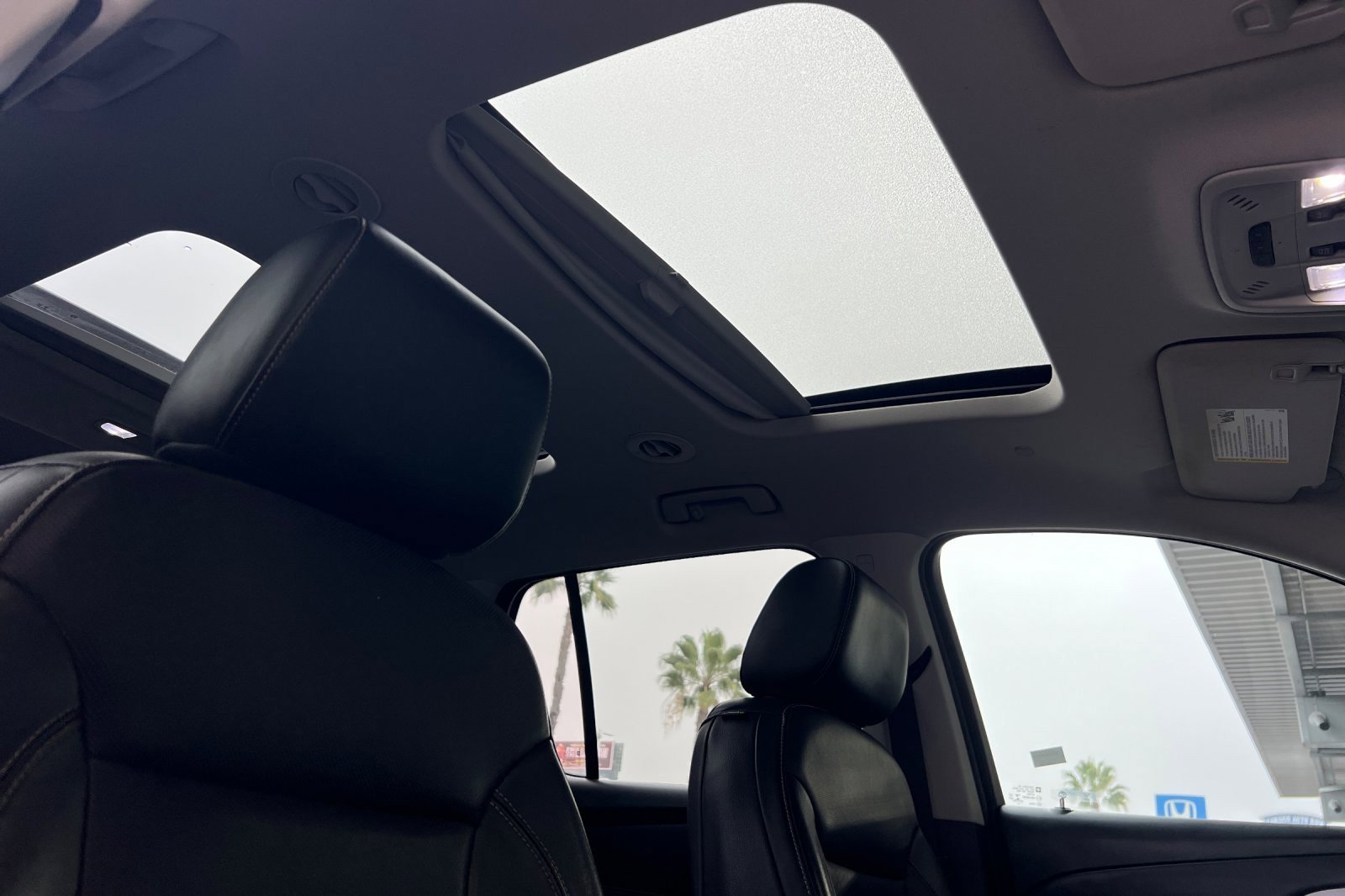 Used 2021 Chevrolet Traverse Premier w/ Redline Edition image 16