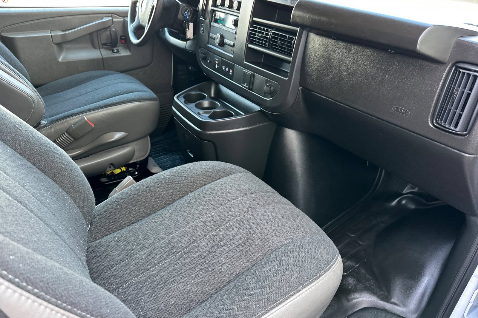 Used 2025 Chevrolet Express 2500 w/ Driver Convenience Package RWD image 17