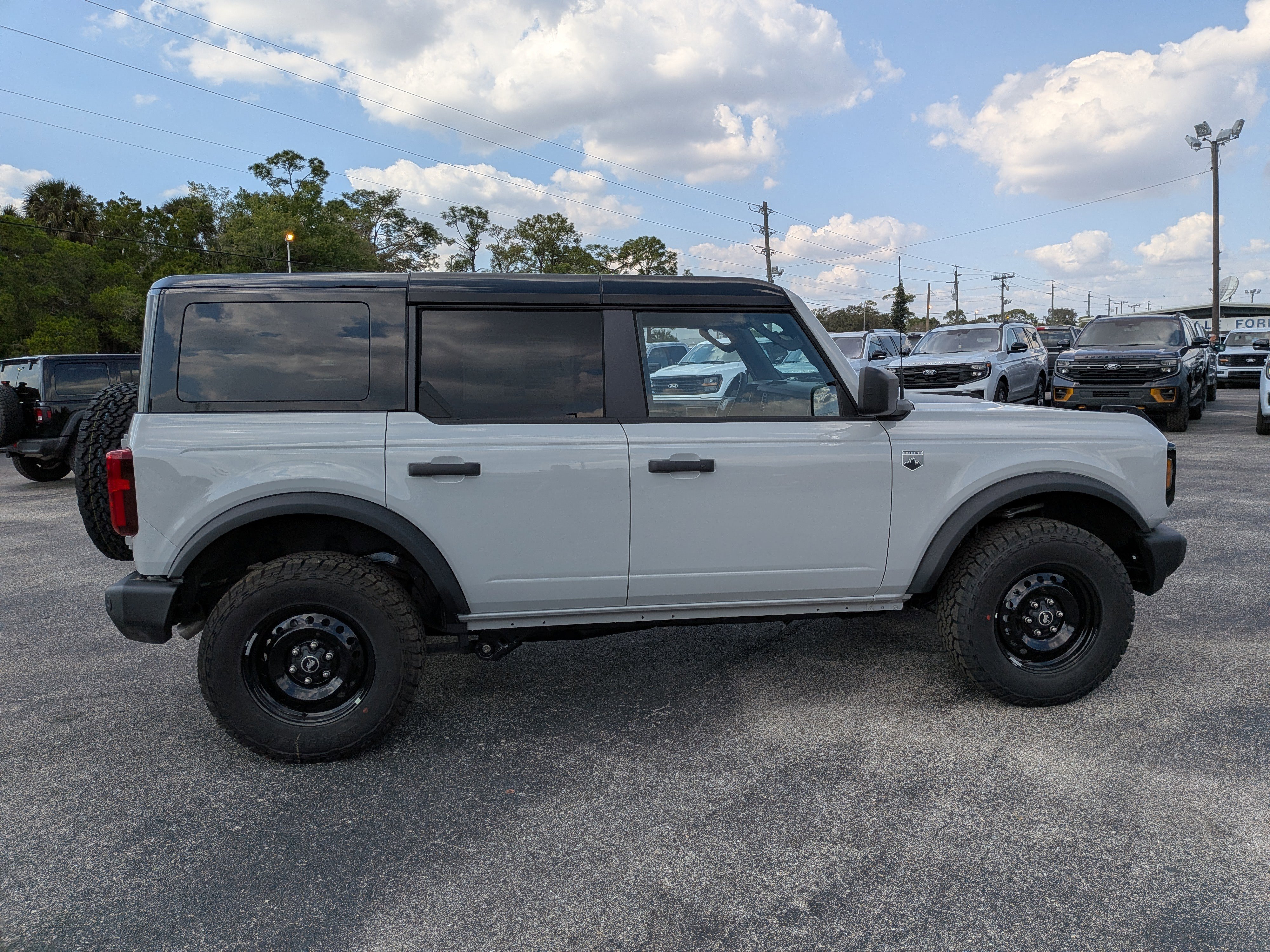 New 2026 Ford Bronco Big Bend image 3