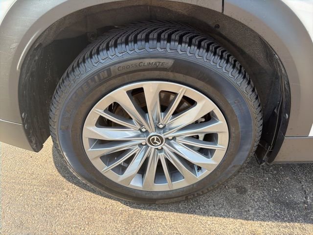 Used 2024 MAZDA CX-90 Plug-In Hybrid w/ Preferred AWD/4WD image 11