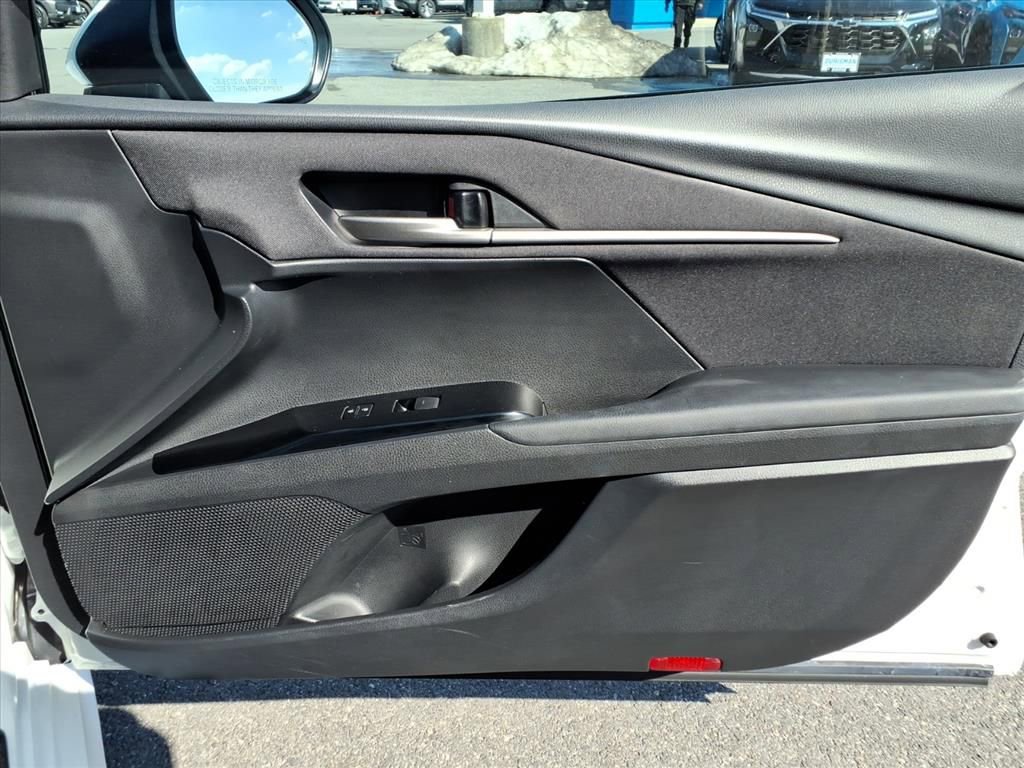 Used 2025 Toyota Camry LE image 20