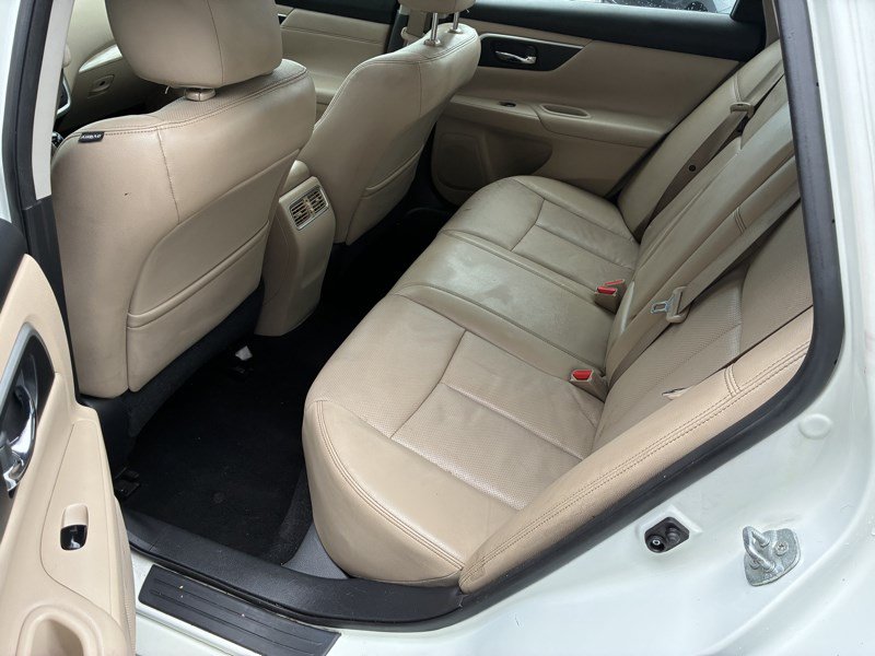 Used 2016 Nissan Altima 2.5 SL w/ Moonroof Package FWD image 17