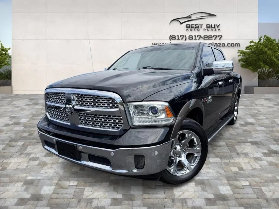 Used 2017 RAM 1500 Laramie w/ Convenience Group AWD/4WD image 3