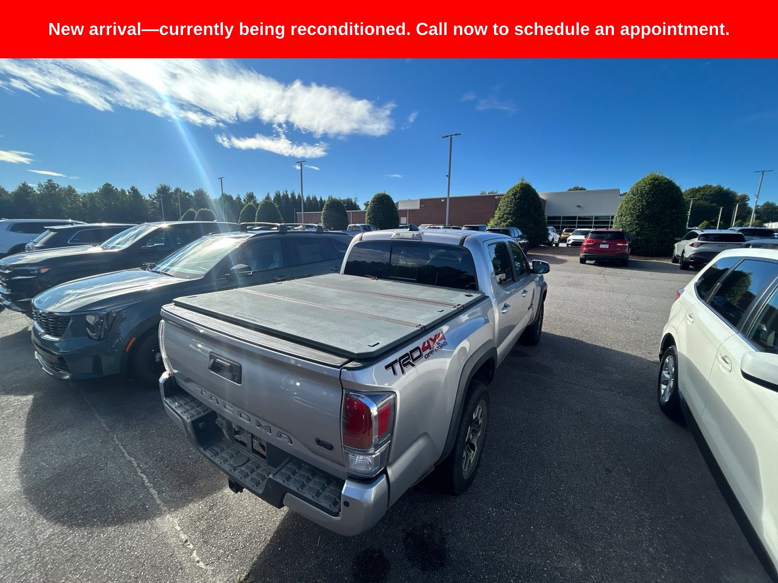 Used 2021 Toyota Tacoma TRD Off-Road w/ Technology Package AWD/4WD image 11