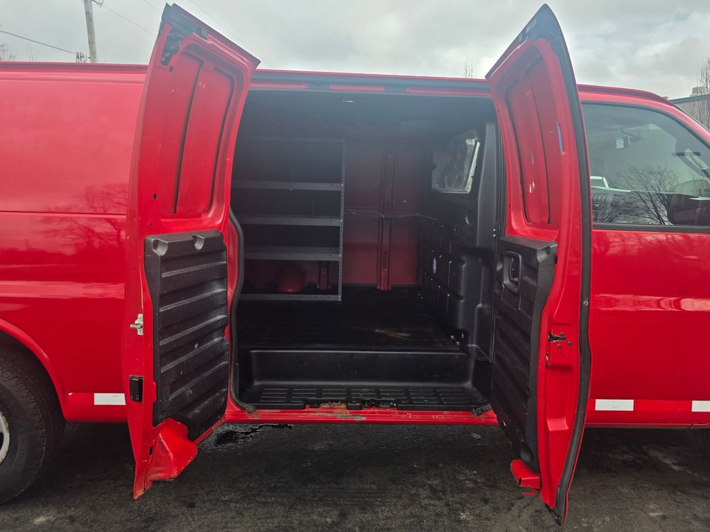 Used 2020 GMC Savana 2500 Extended w/ Driver Convenience Package image 32