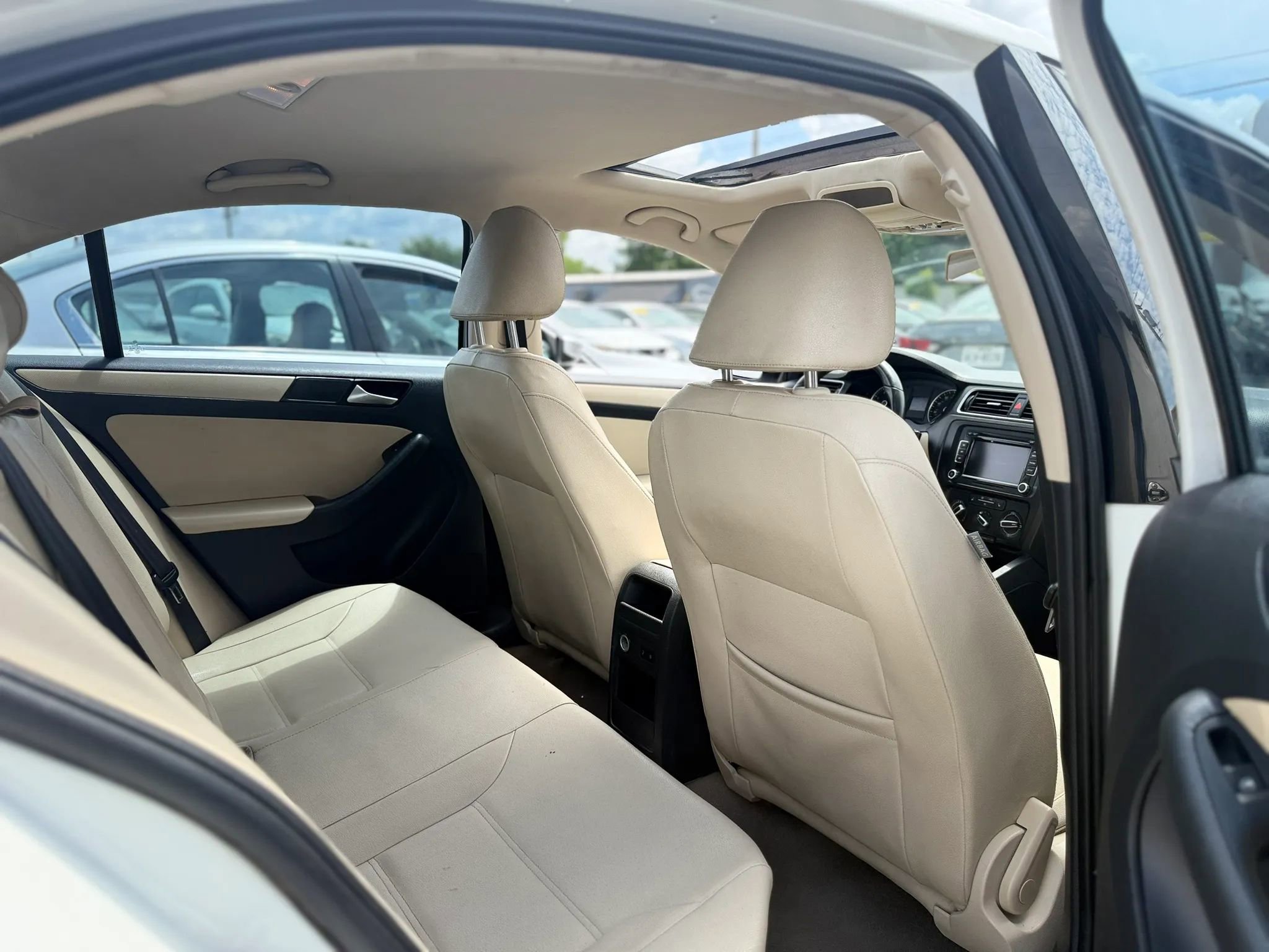 Used 2012 Volkswagen Jetta SE FWD image 43