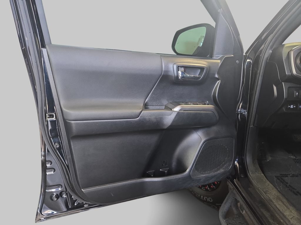 Used 2021 Toyota Tacoma 4x4 Double Cab image 31
