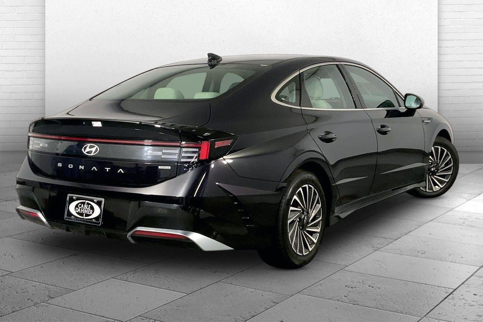 Used 2025 Hyundai Sonata SEL FWD image 13