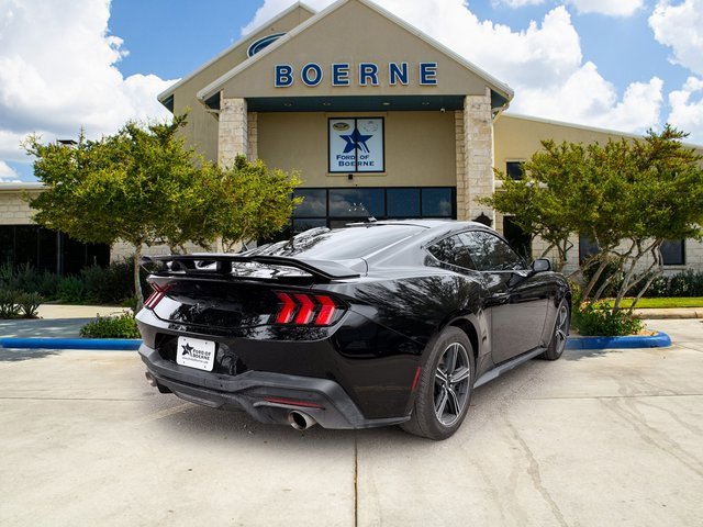 Used 2025 Ford Mustang EcoBoost image 5