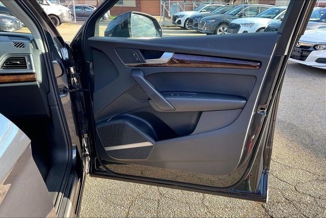 Used 2018 Audi Q5 2.0T Premium Plus w/ Premium Plus Package image 24