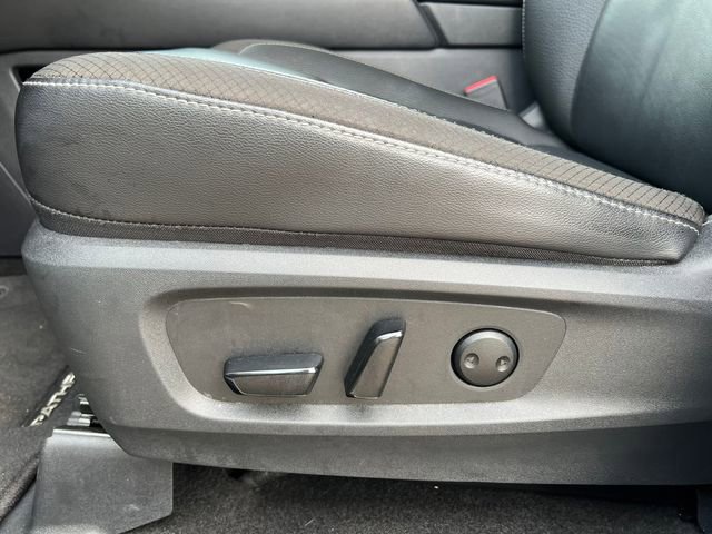 Used 2025 Nissan Pathfinder SL image 13