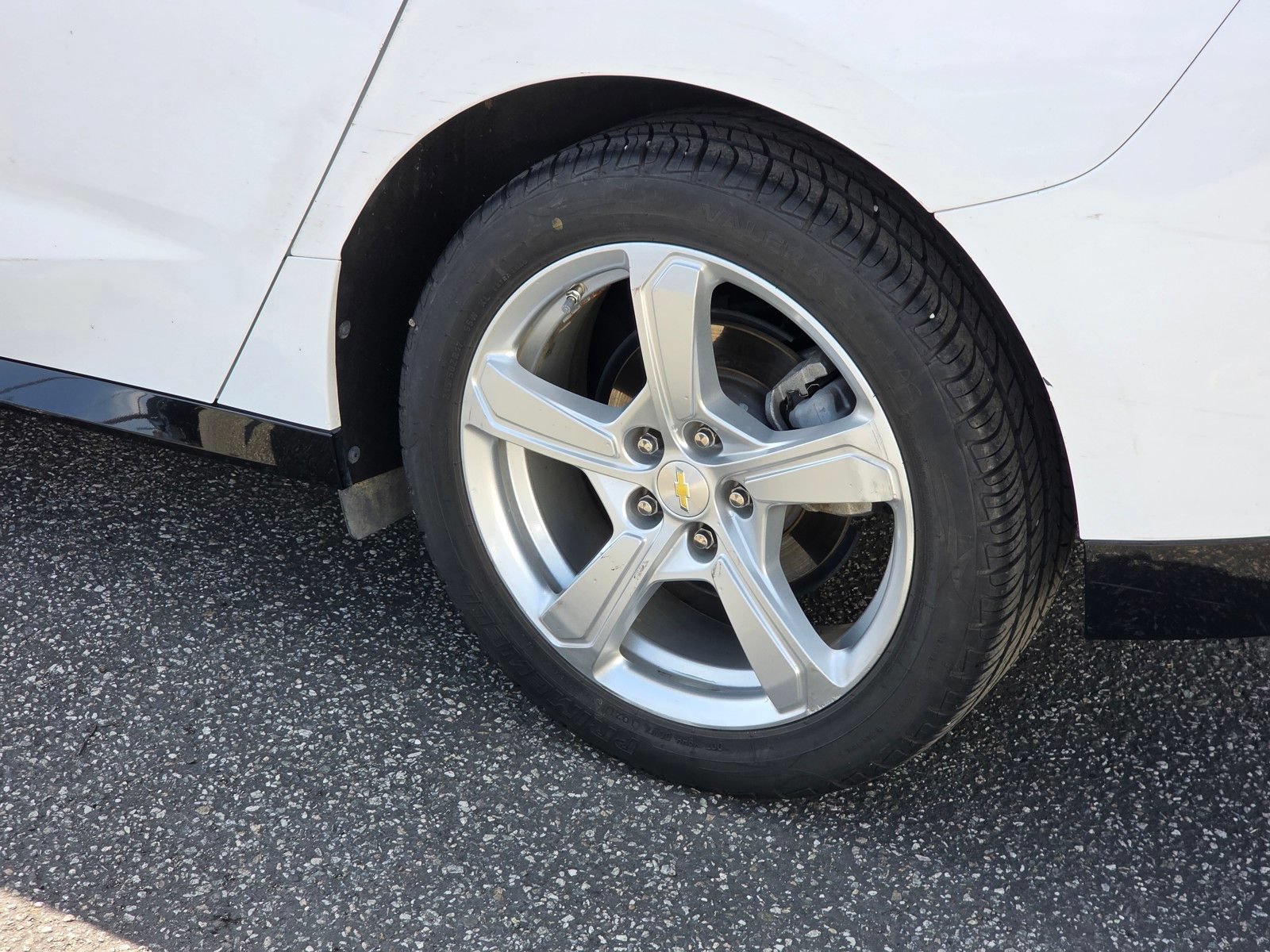 Used 2017 Chevrolet Volt LT w/ Comfort Package FWD image 9