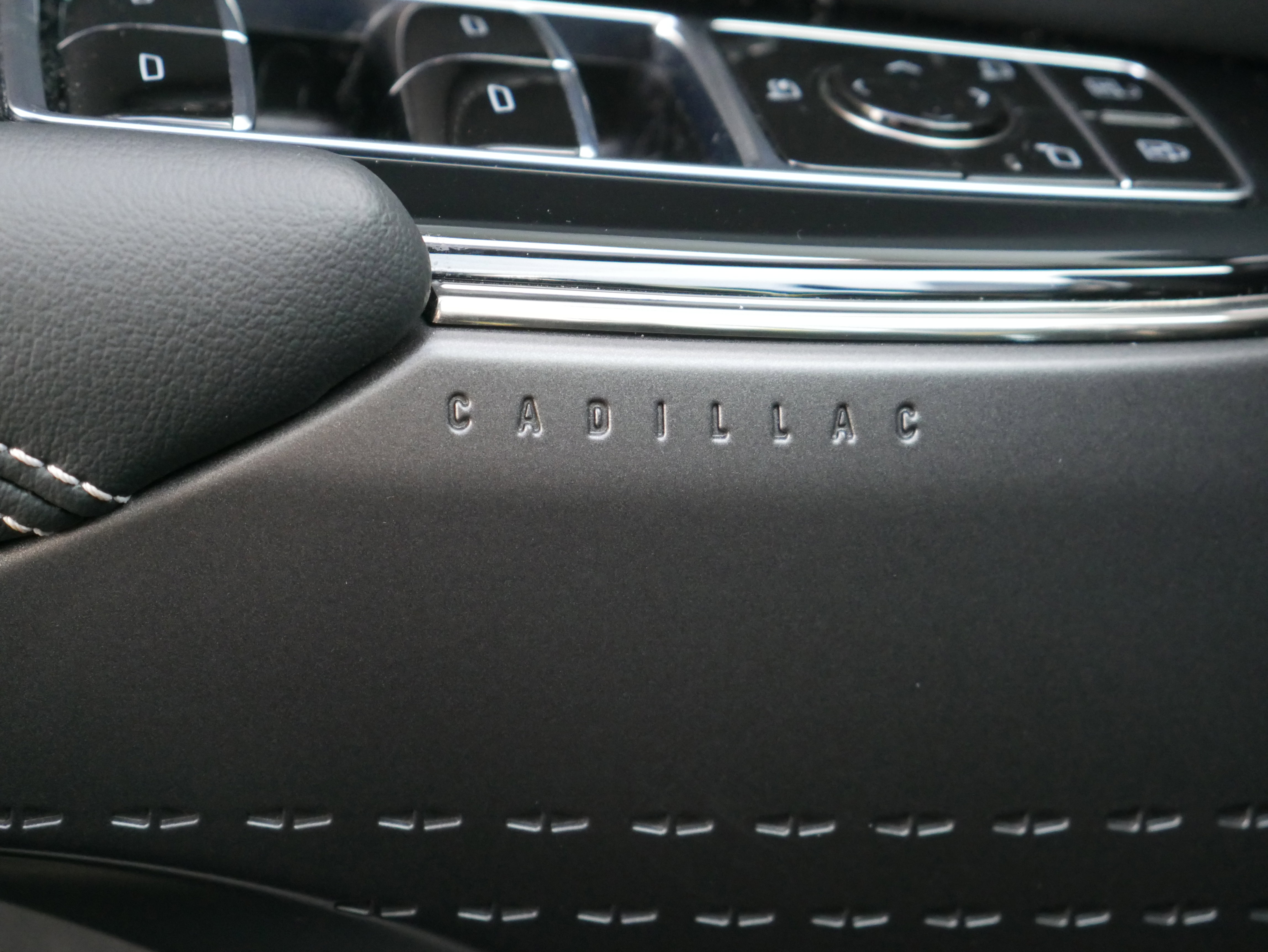 Certified 2024 Cadillac Lyriq Tech w/ Driver Assist Package image 26