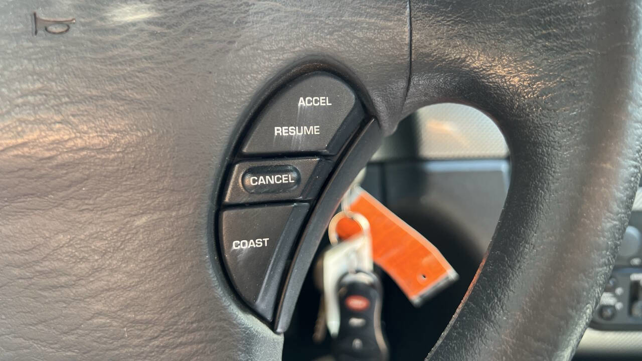 Used 2004 Chrysler Sebring LXi image 23