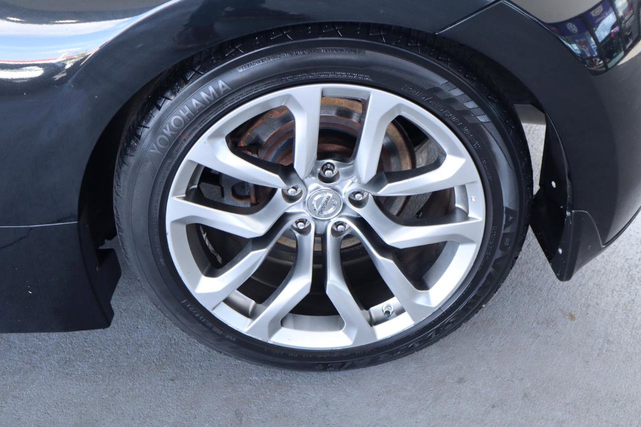 Used 2014 Nissan 370Z Coupe RWD image 32