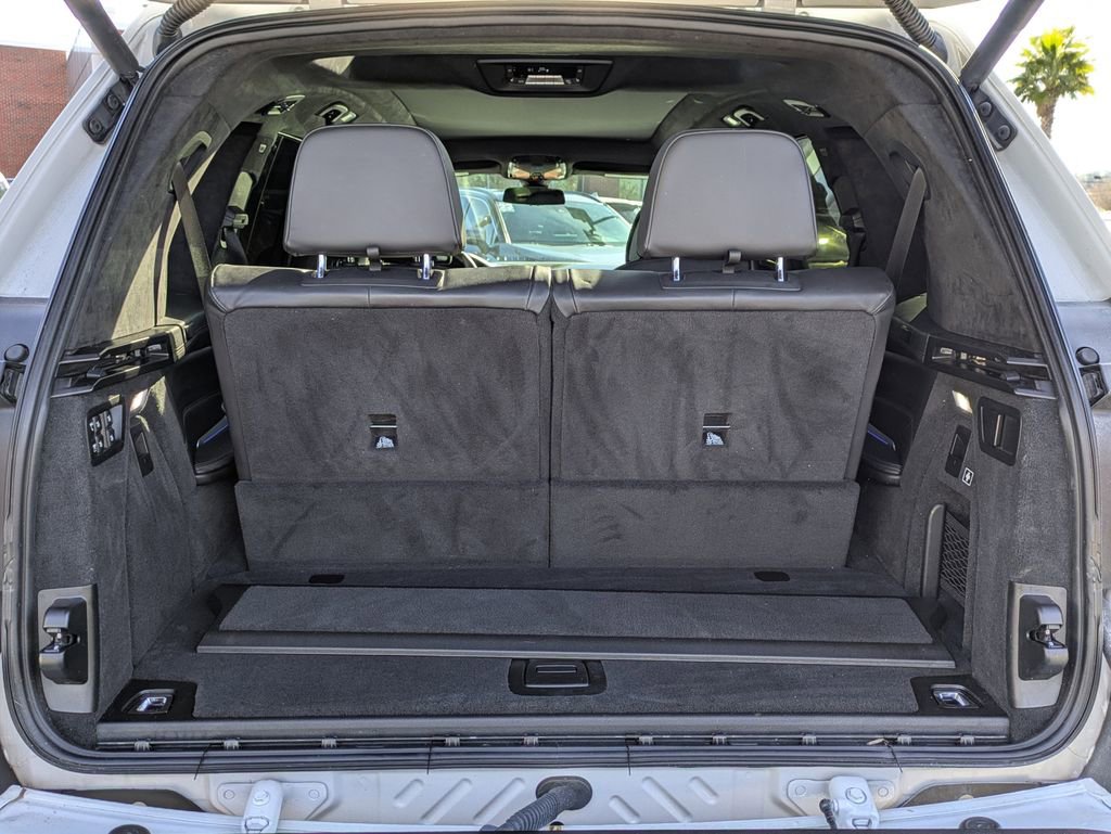 Used 2021 BMW X7 M50i w/ Dynamic Handling Package image 13