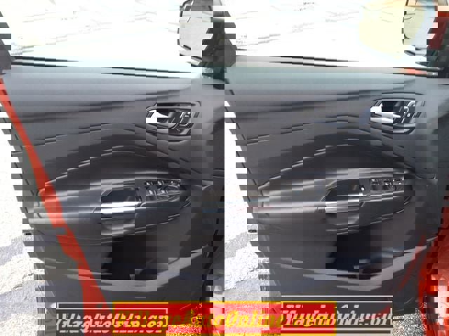 Used 2019 Ford Escape SEL image 30