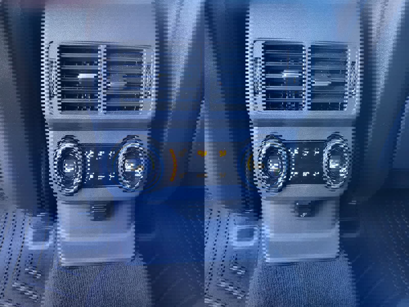 Used 2020 Land Rover Range Rover Velar R-Dynamic S image 30