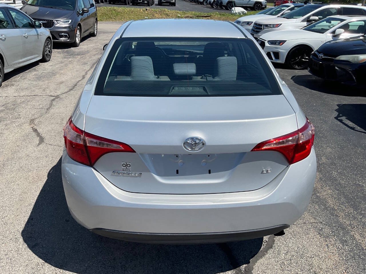 Used 2017 Toyota Corolla LE FWD image 8