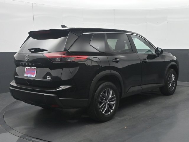 Used 2026 Nissan Rogue SV FWD image 7