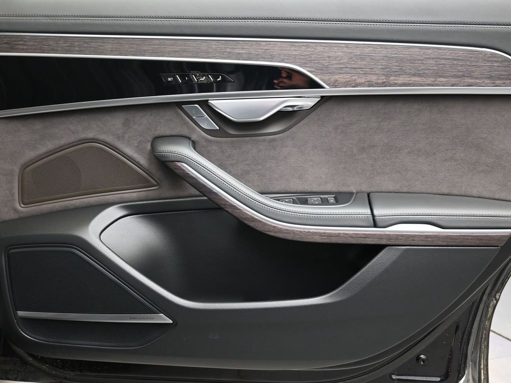 Certified 2025 Audi A8 L 3.0T image 14