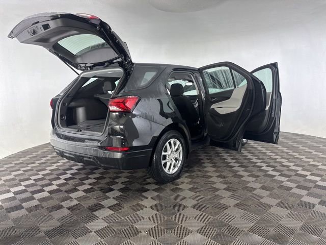 Used 2023 Chevrolet Equinox LS AWD/4WD image 17