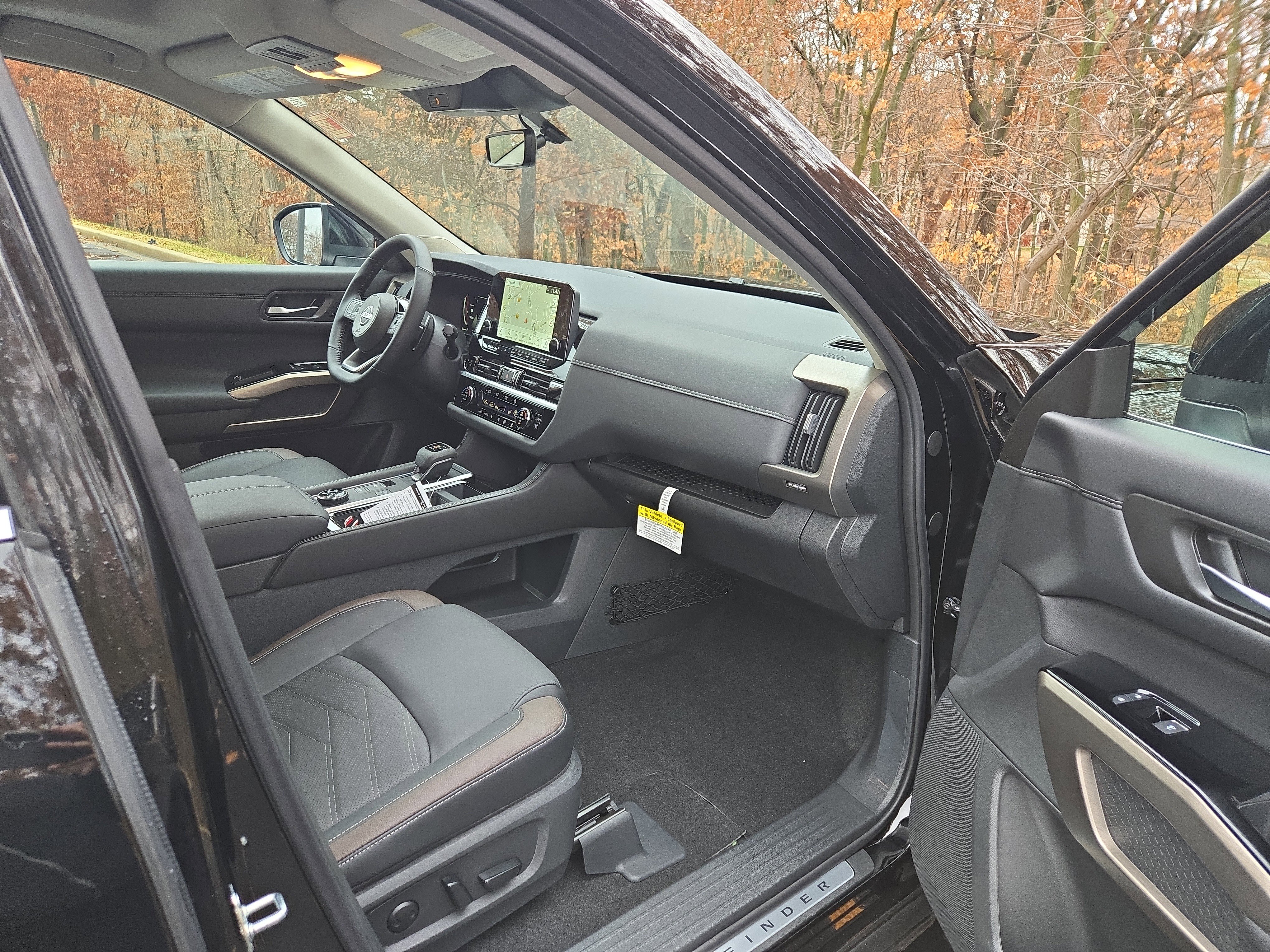 New 2025 Nissan Pathfinder Platinum image 13