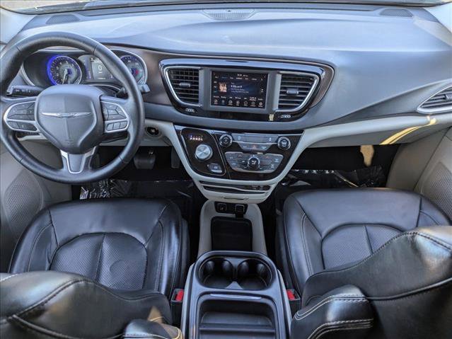 Used 2020 Chrysler Voyager Lxi image 16