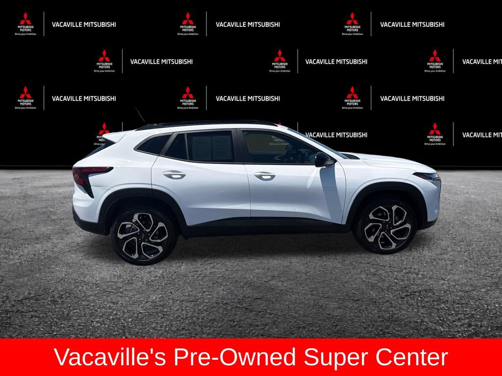 Used 2025 Chevrolet Trax RS w/ Sunroof Package FWD image 6