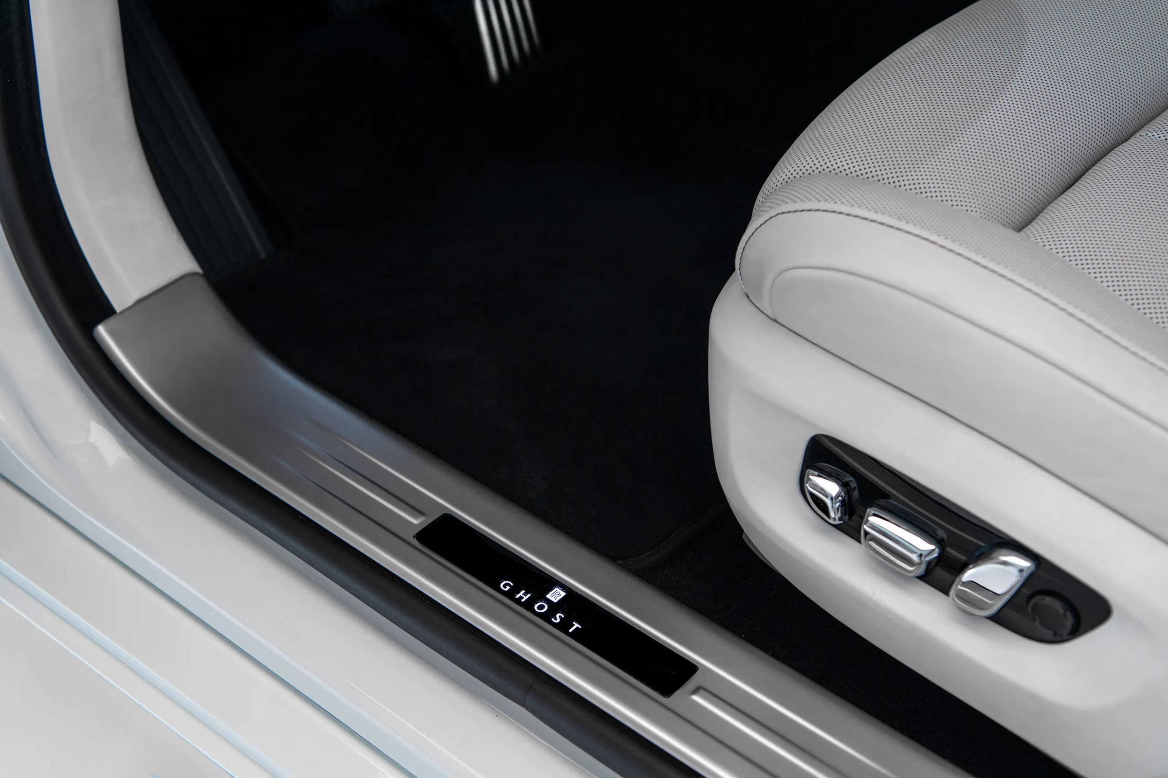 Used 2021 Rolls-Royce Ghost AWD/4WD image 17
