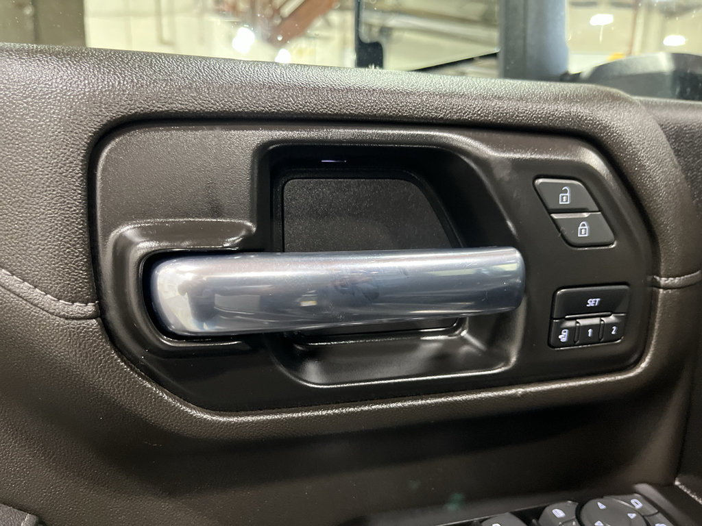 Certified 2022 Chevrolet Silverado 2500 LTZ w/ LTZ Convenience Package AWD/4WD image 29